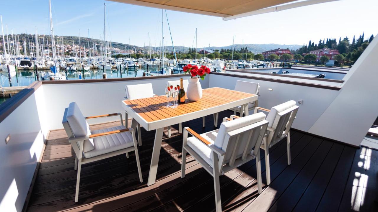 Adria Portoroz Luxury Houseboat Villa ภายนอก รูปภาพ
