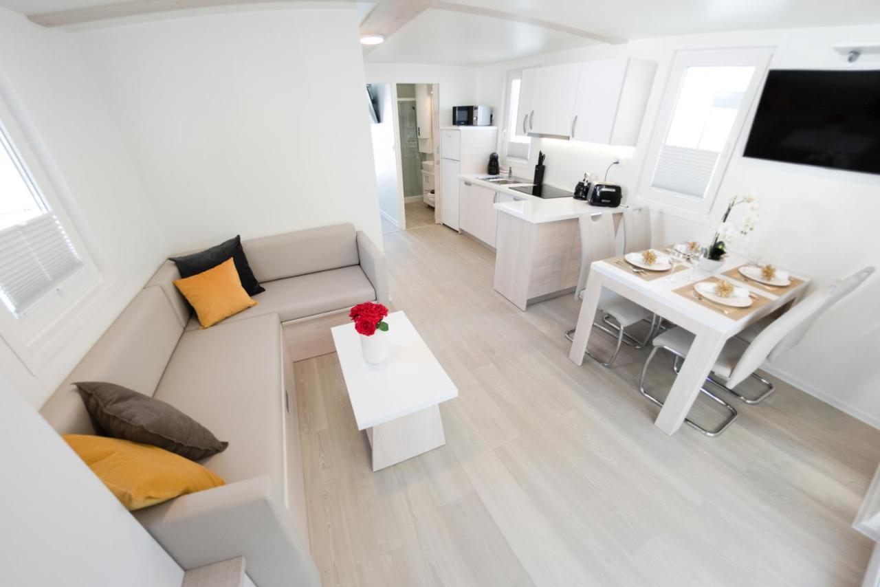 Adria Portoroz Luxury Houseboat Villa ภายนอก รูปภาพ