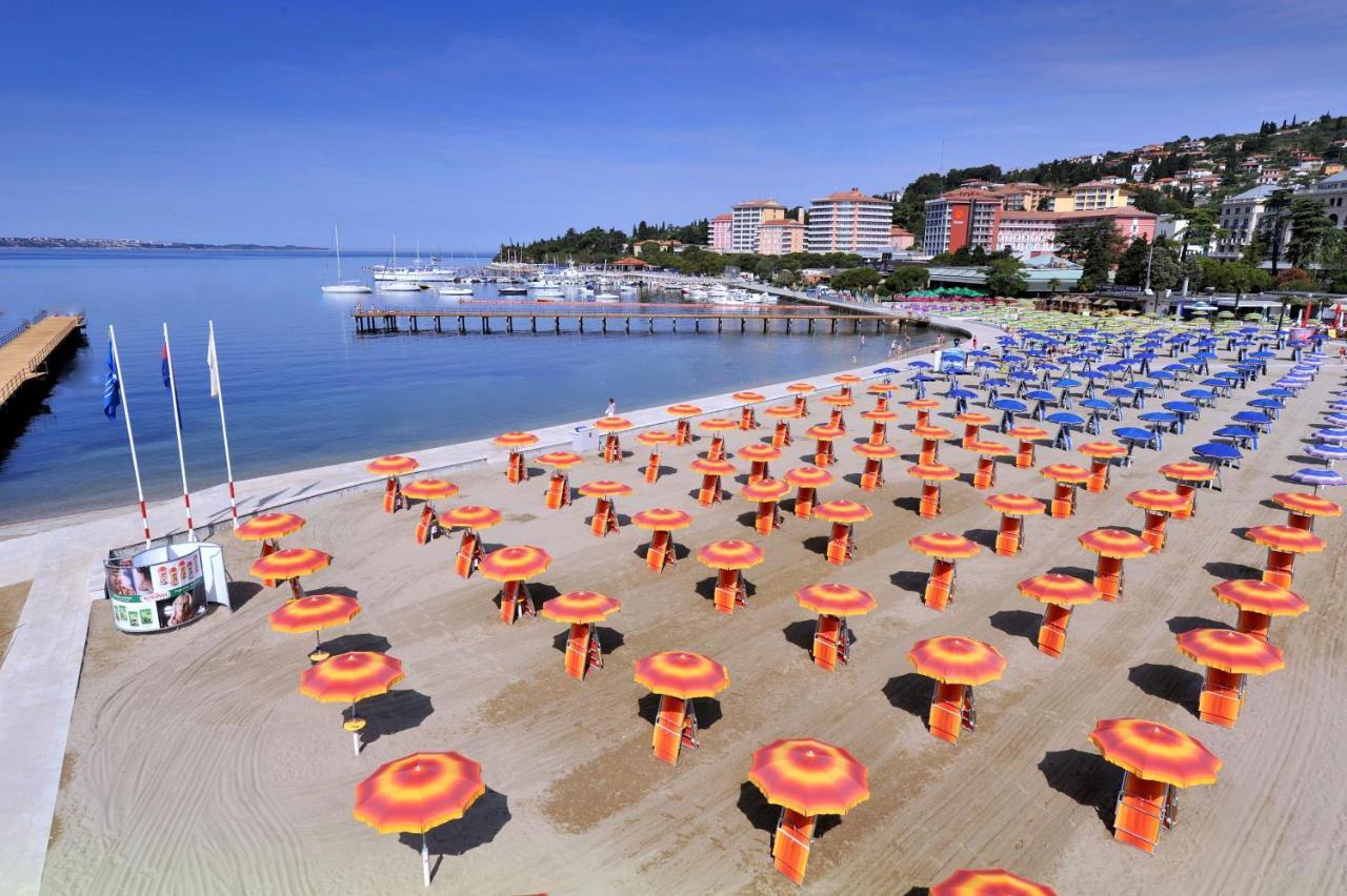 Adria Portoroz Luxury Houseboat Villa ภายนอก รูปภาพ