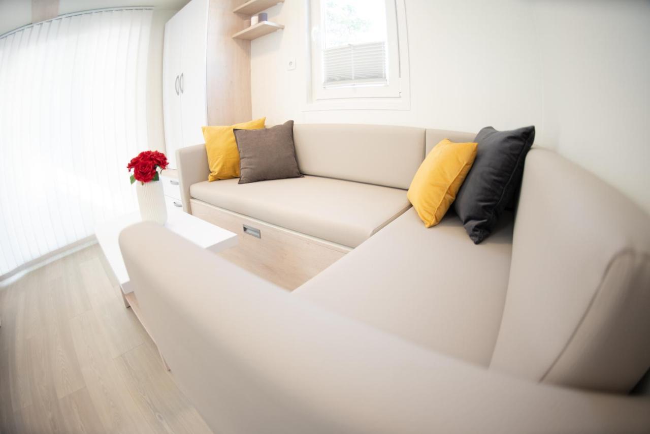 Adria Portoroz Luxury Houseboat Villa ภายนอก รูปภาพ