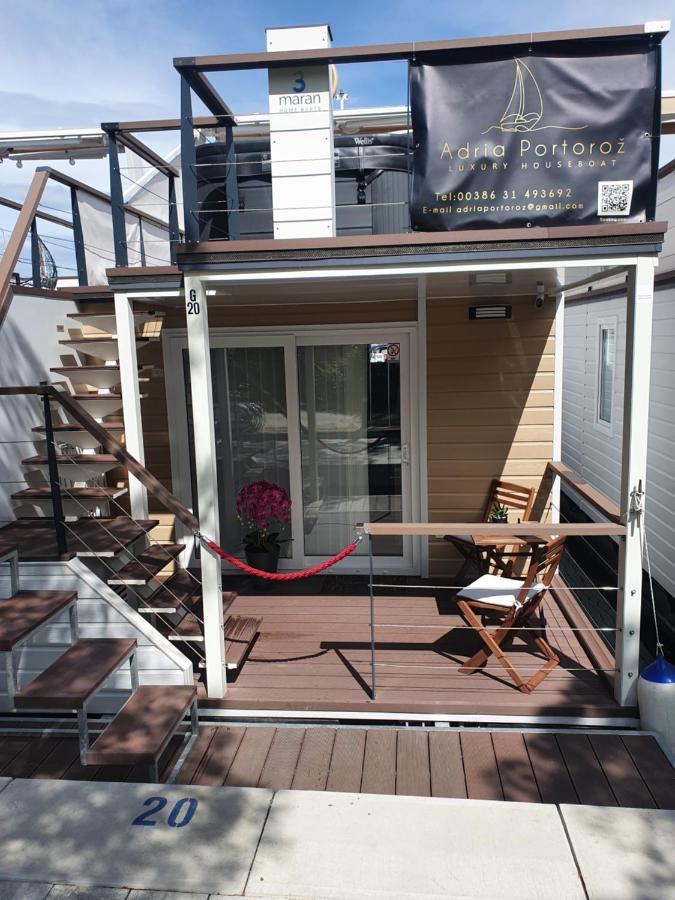 Adria Portoroz Luxury Houseboat Villa ภายนอก รูปภาพ